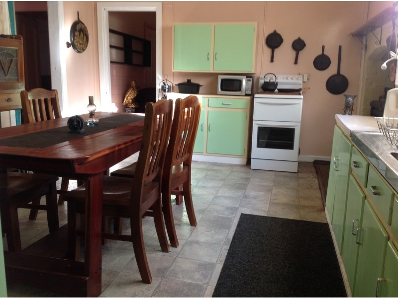 492 Old Western Highway, Myrniong VIC 3341