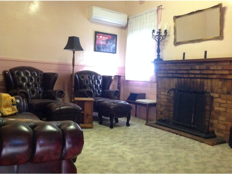 492 Old Western Highway, Myrniong VIC 3341