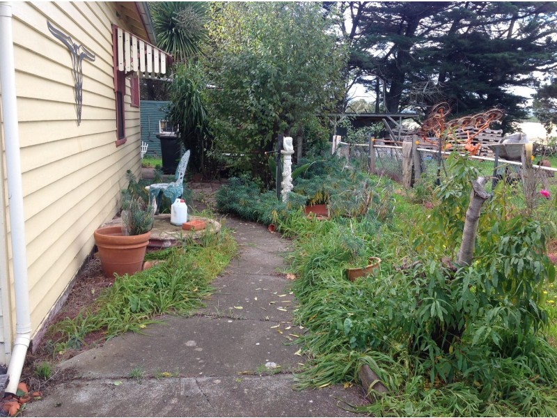 492 Old Western Highway, Myrniong VIC 3341