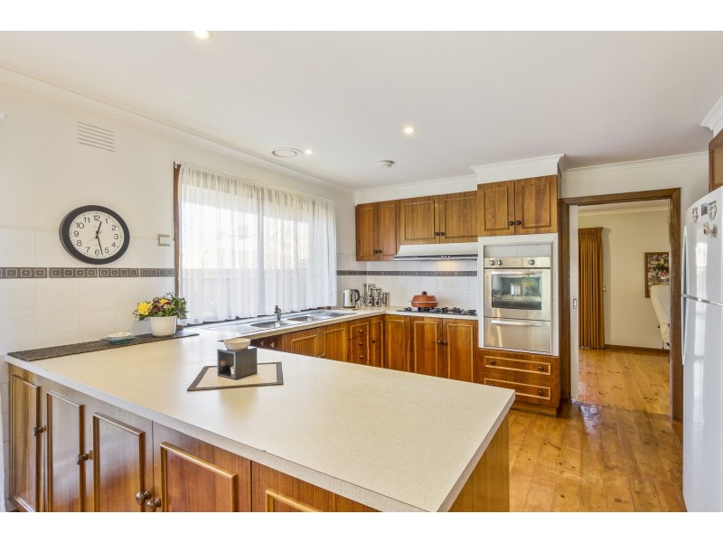 6 Simpson Street, Bacchus Marsh VIC 3340