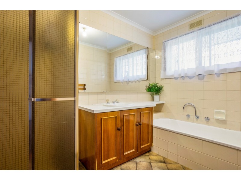 6 Simpson Street, Bacchus Marsh VIC 3340