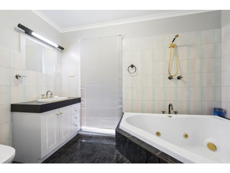 8 Gunsynd Court, Bacchus Marsh VIC 3340