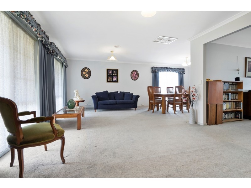 8 Gunsynd Court, Bacchus Marsh VIC 3340