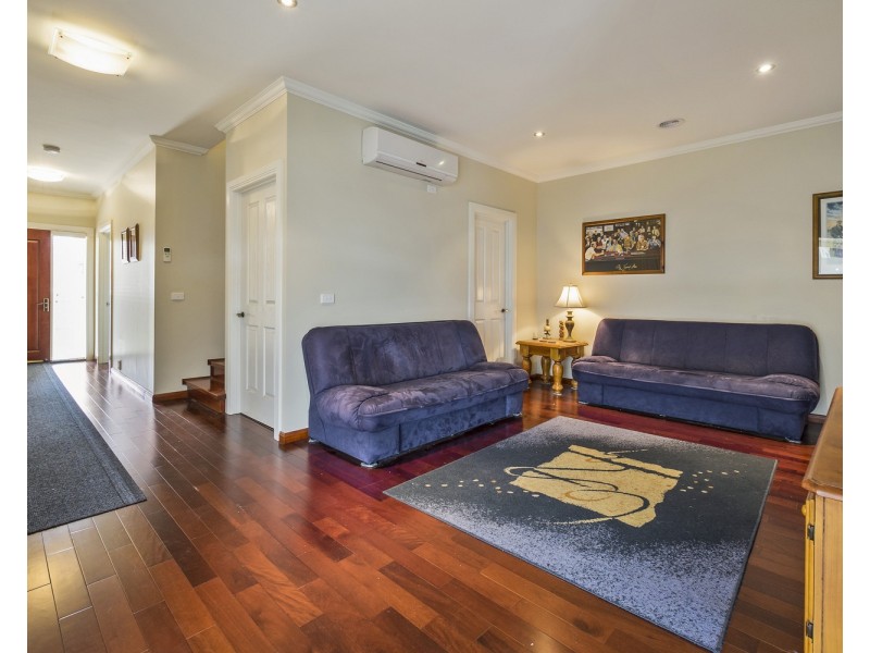 2/3a Labilliere Street, Bacchus Marsh VIC 3340