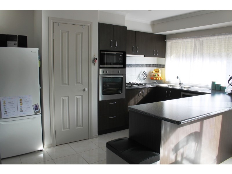 2 Sixth Mews, Bacchus Marsh VIC 3340