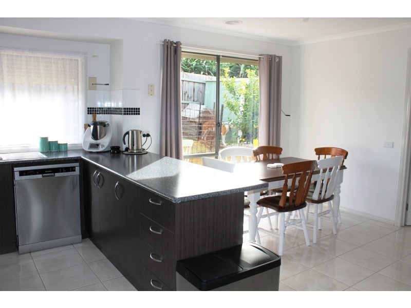 2 Sixth Mews, Bacchus Marsh VIC 3340