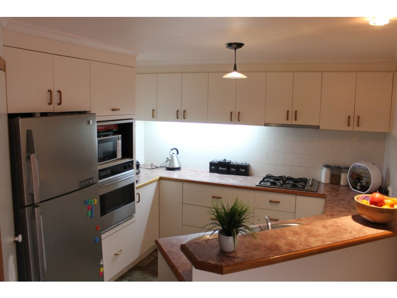 2 Ball Court, Bacchus Marsh VIC 3340