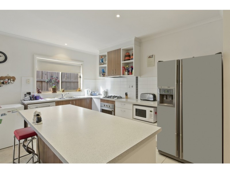 2/84 Clifton Drive, Bacchus Marsh VIC 3340