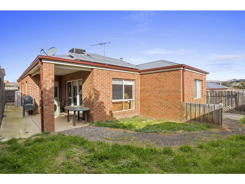 2/84 Clifton Drive, Bacchus Marsh VIC 3340