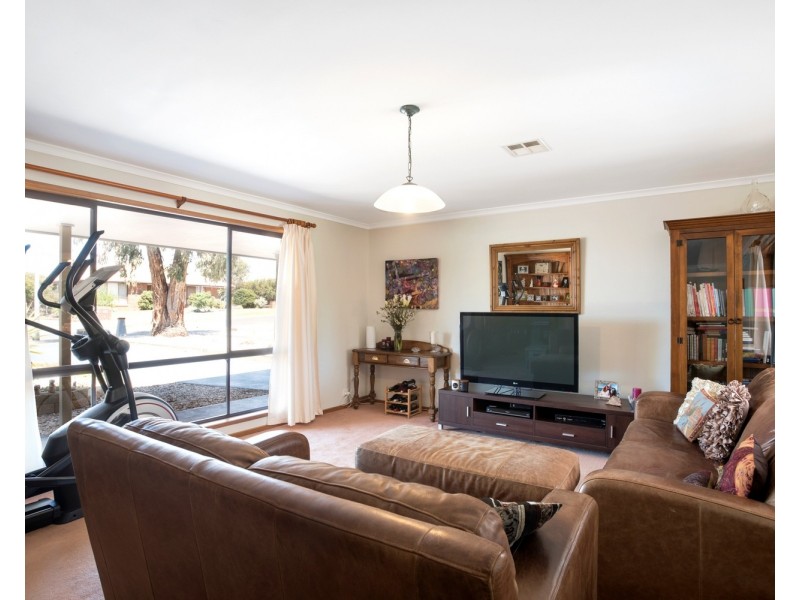 24 Ryan Court, Bacchus Marsh VIC 3340