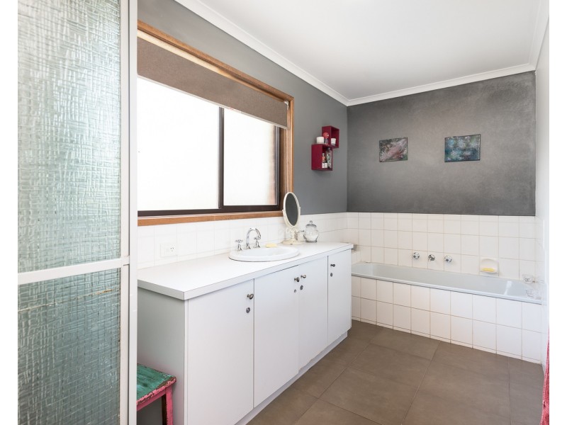 24 Ryan Court, Bacchus Marsh VIC 3340