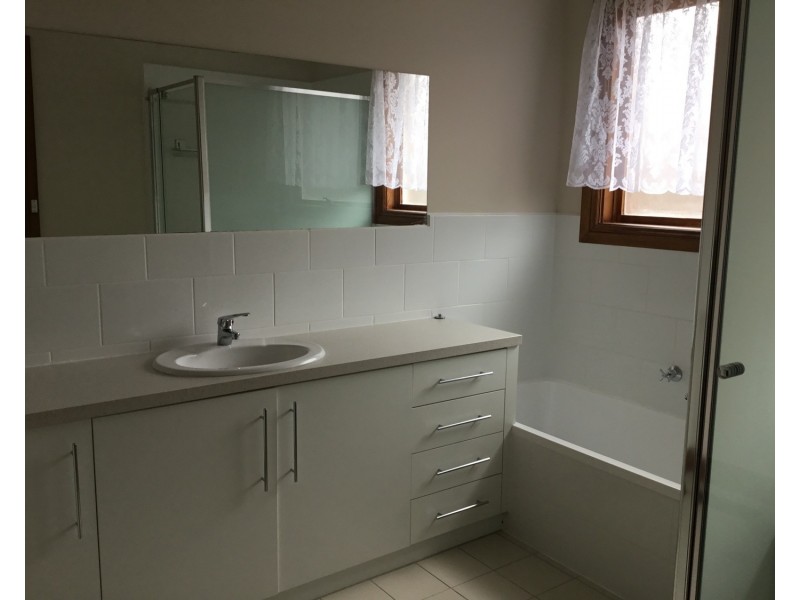 4 Margaret Drive, Bacchus Marsh VIC 3340