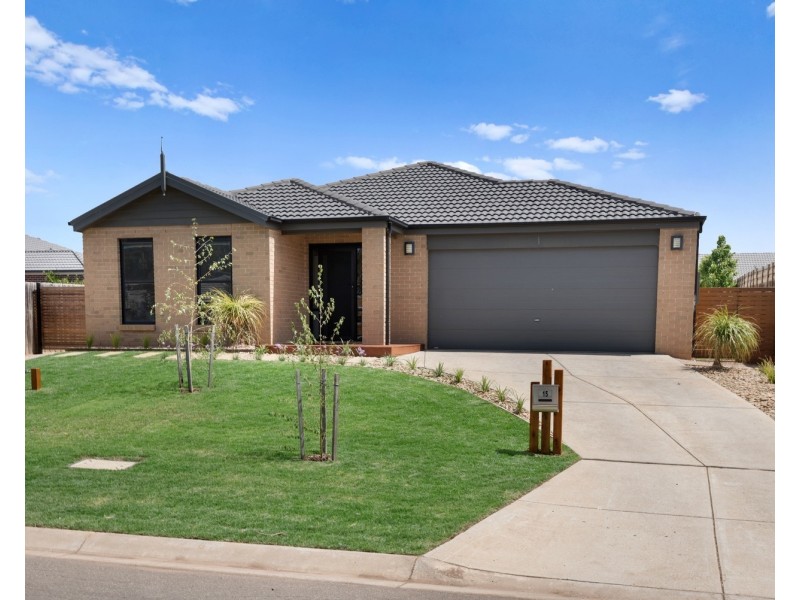 15 Duval Drive, Bacchus Marsh VIC 3340