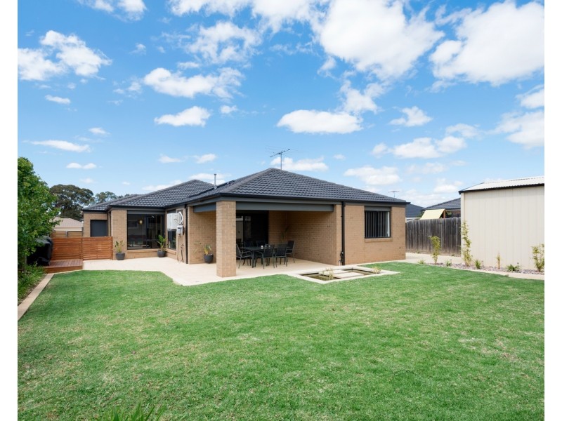 15 Duval Drive, Bacchus Marsh VIC 3340