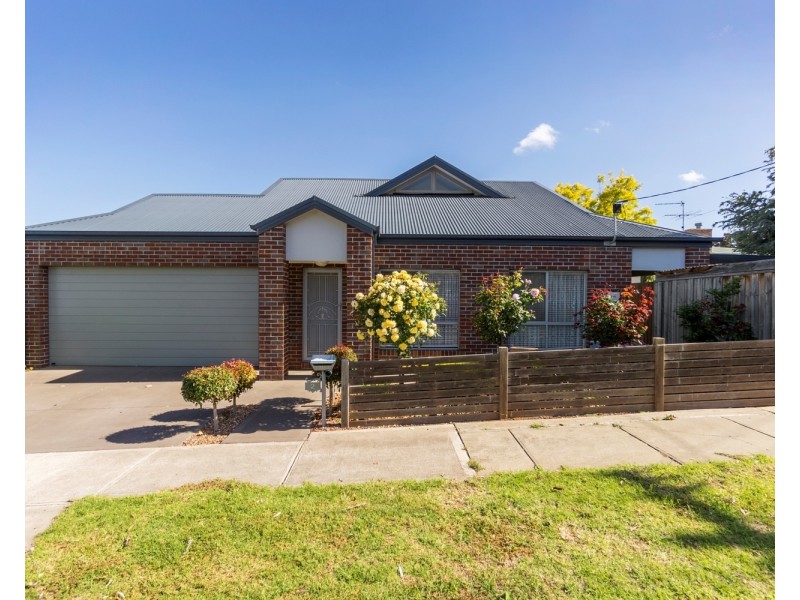 2 Queens Crescent, Bacchus Marsh VIC 3340