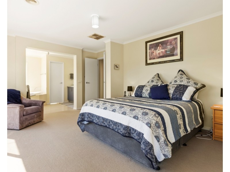 11 Robertsons Road, Bacchus Marsh VIC 3340