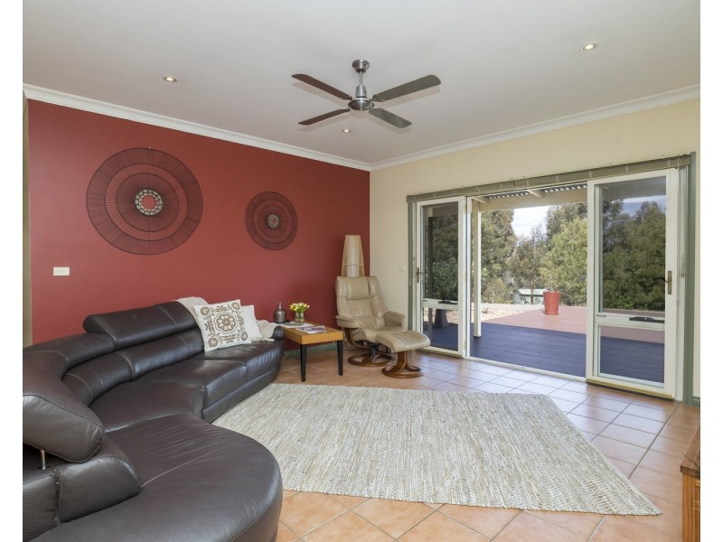 518 Myrniong-Korobeit Road, Greendale VIC 3341