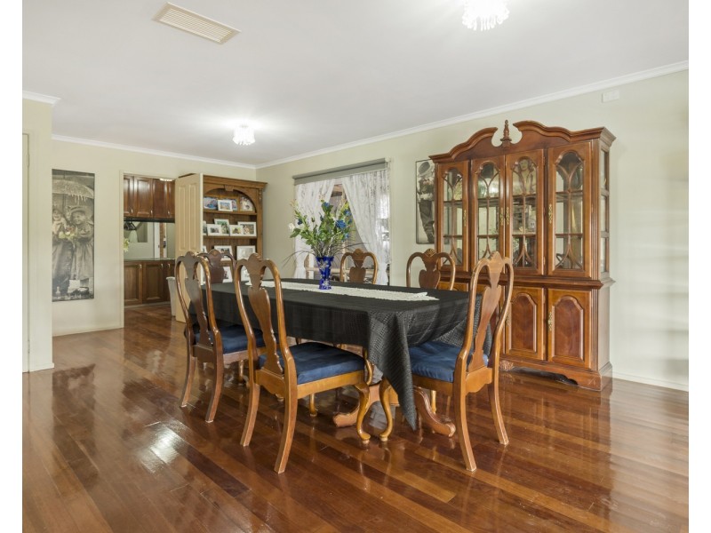 143 Underbank Boulevard, Bacchus Marsh VIC 3340