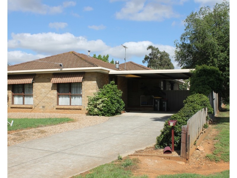 15 Beresford Crescent, Darley VIC 3340