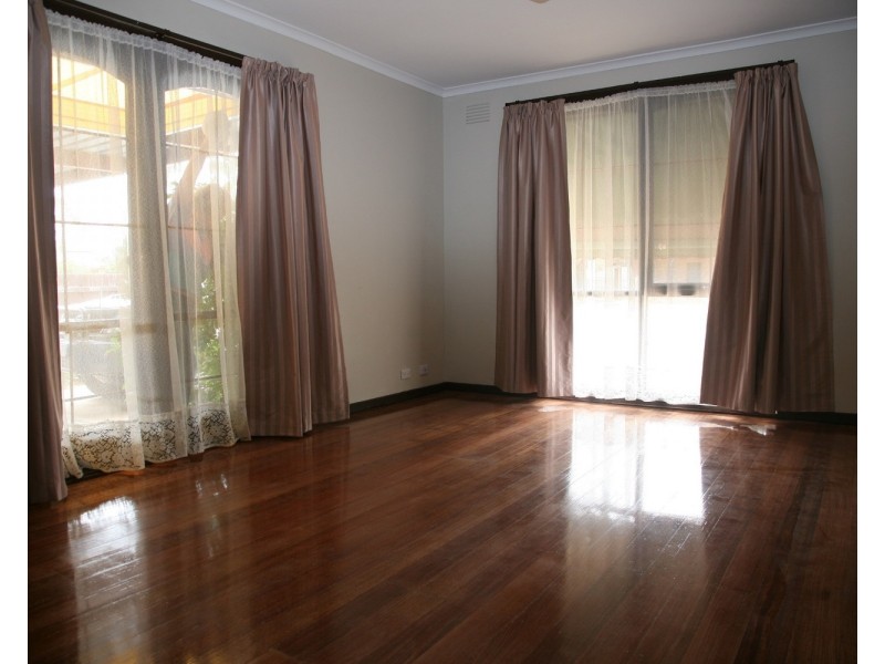 15 Beresford Crescent, Darley VIC 3340