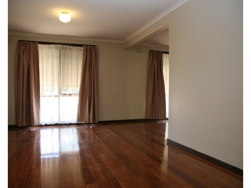 15 Beresford Crescent, Darley VIC 3340