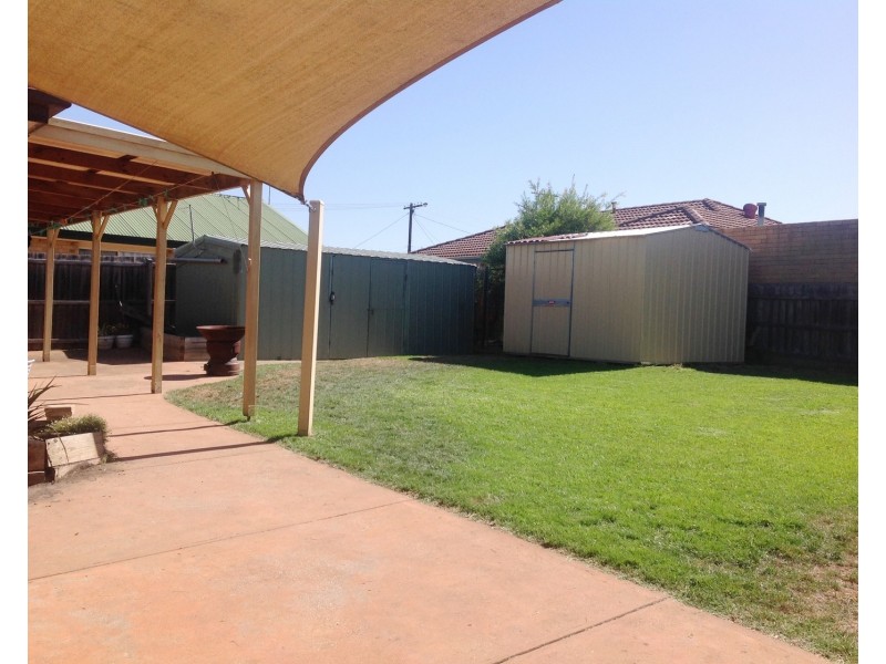 37 Beresford Crescent, Bacchus Marsh VIC 3340