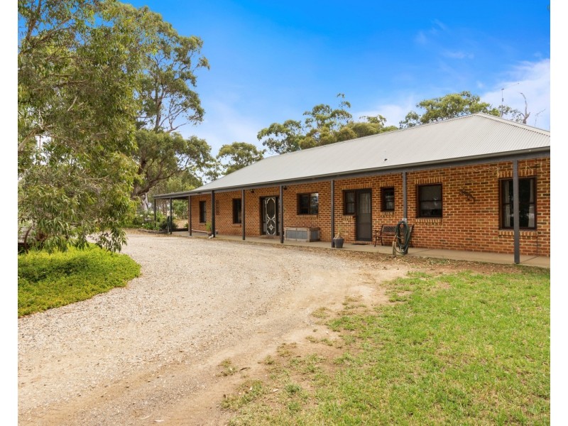 72 Quakes Road, Balliang VIC 3340