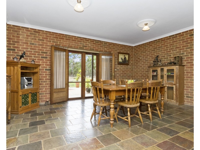 72 Quakes Road, Balliang VIC 3340