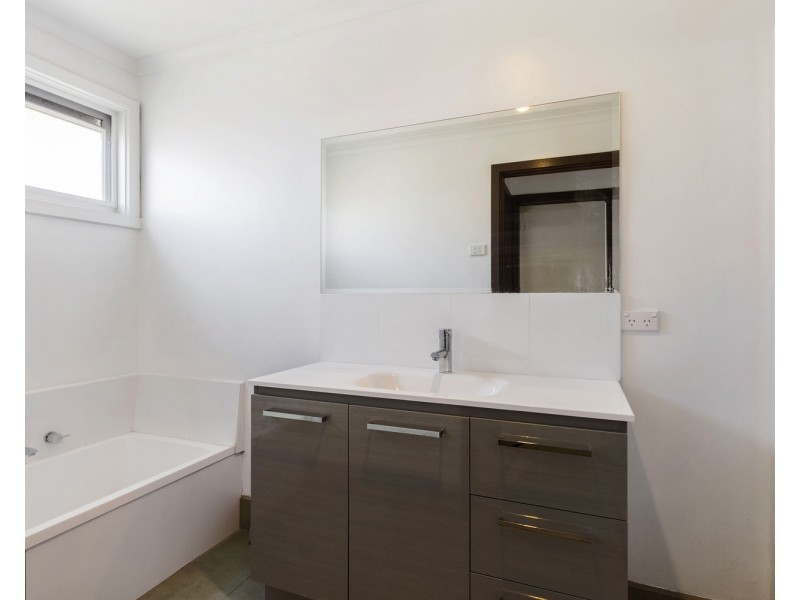 6 Tulloch Court, Bacchus Marsh VIC 3340