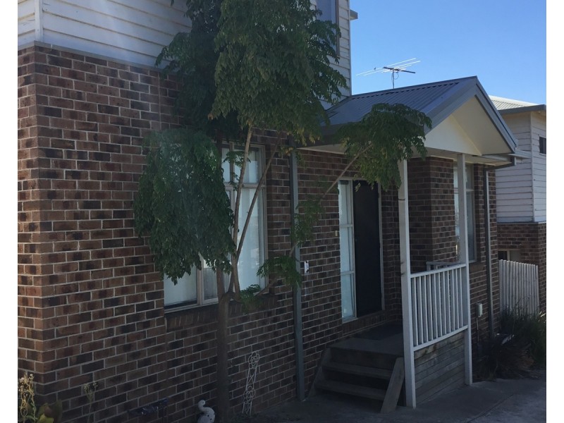 2/9 Ross Street, Darley VIC 3340