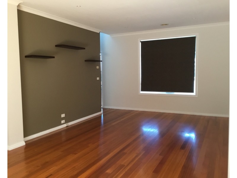 2/9 Ross Street, Darley VIC 3340