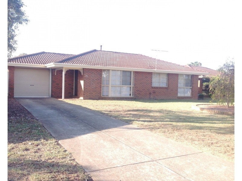 1/18 Grey Street, Bacchus Marsh VIC 3340