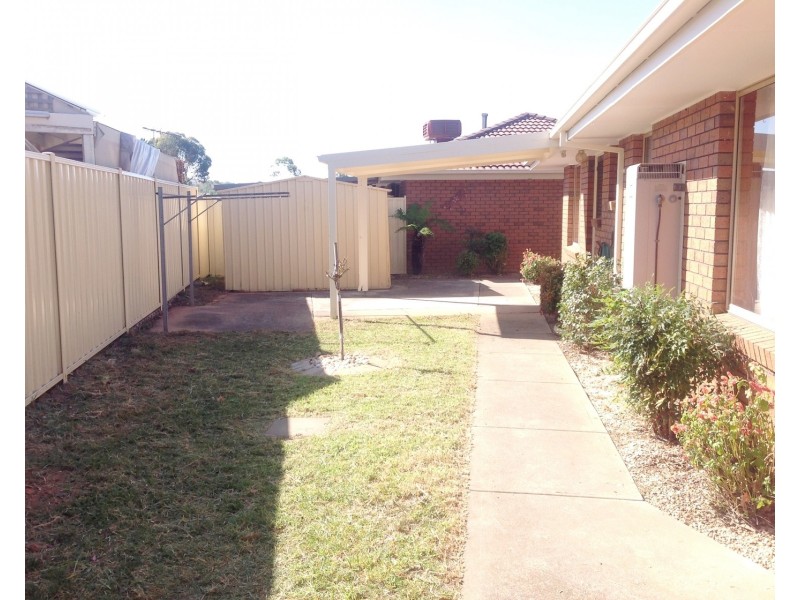 1/18 Grey Street, Bacchus Marsh VIC 3340