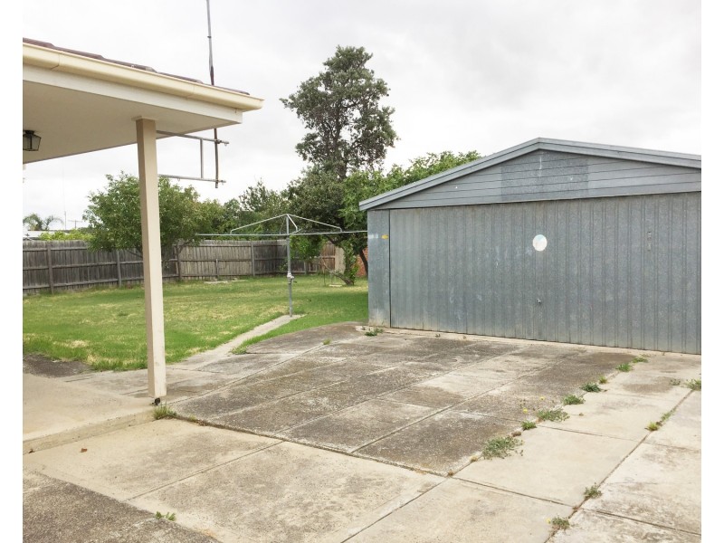 31 Oakwood Road, Albanvale VIC 3021