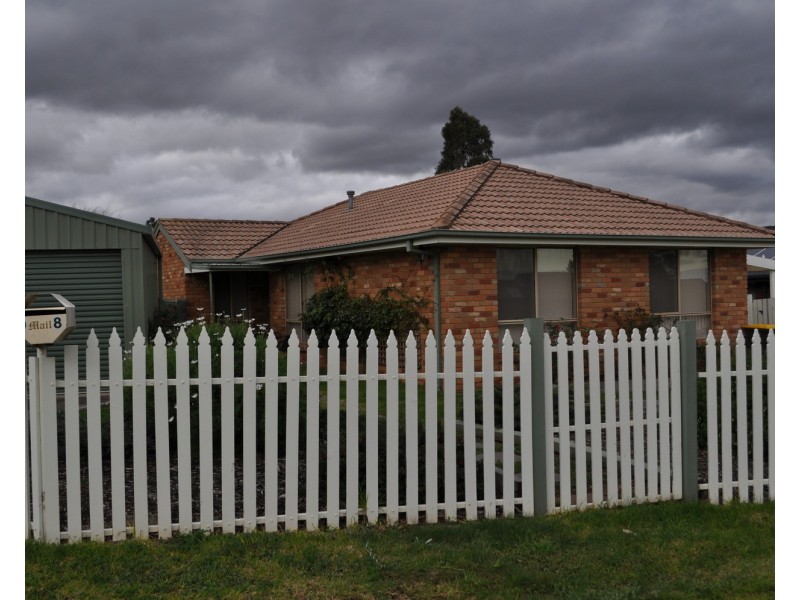 98 Underbank Boulevard, Bacchus Marsh VIC 3340