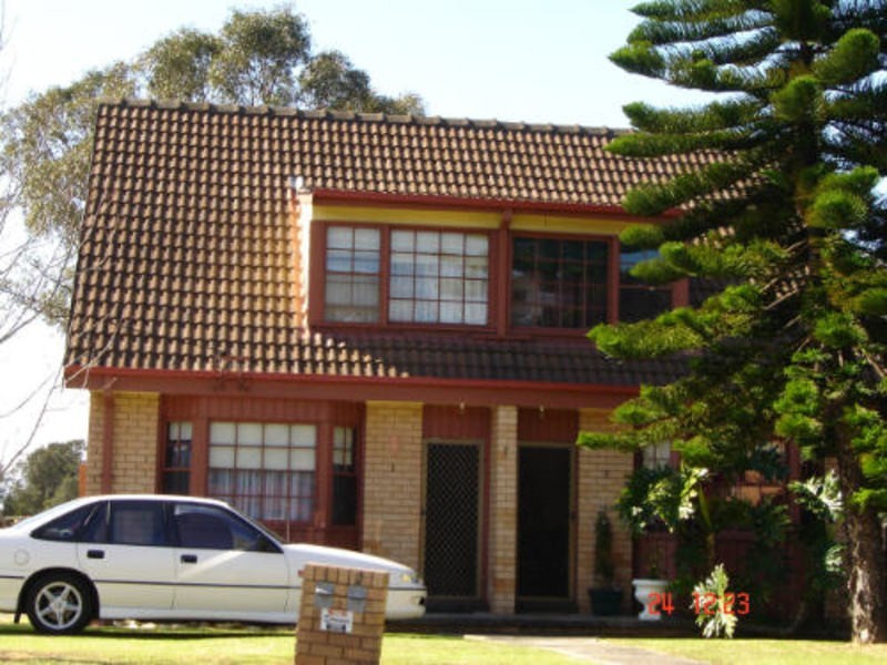 2/7 Louis Street, Corrimal NSW 2518