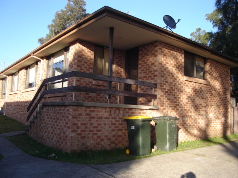 2/86 Deakin Street, Oak Flats NSW 2529