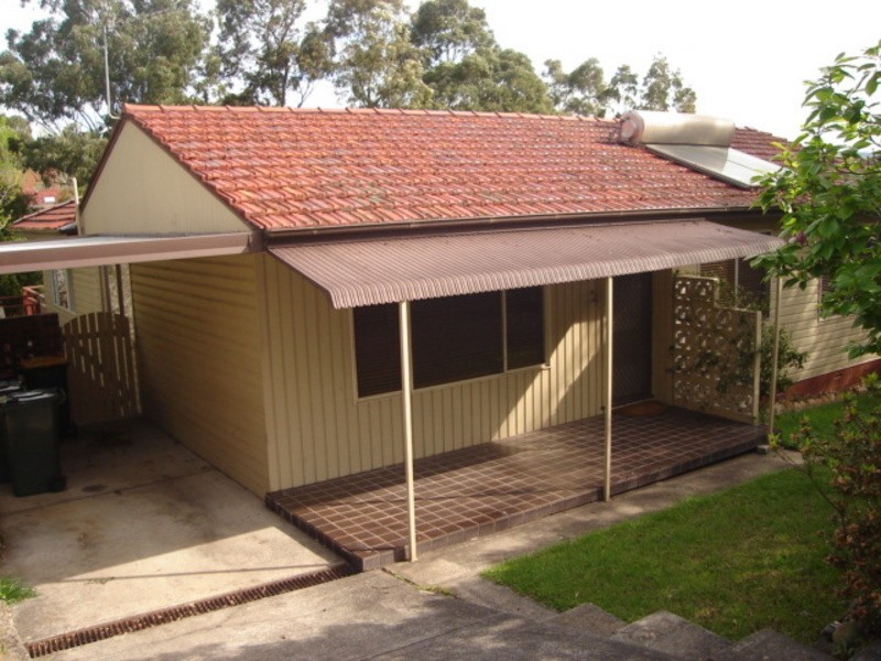7 St Johns Avenue, Mangerton NSW 2500