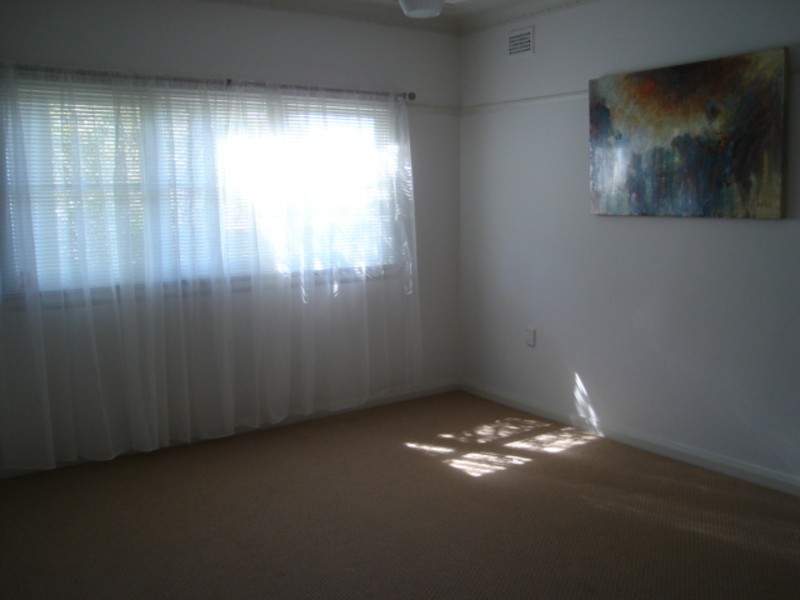 11 Lyndon Street, Corrimal NSW 2518