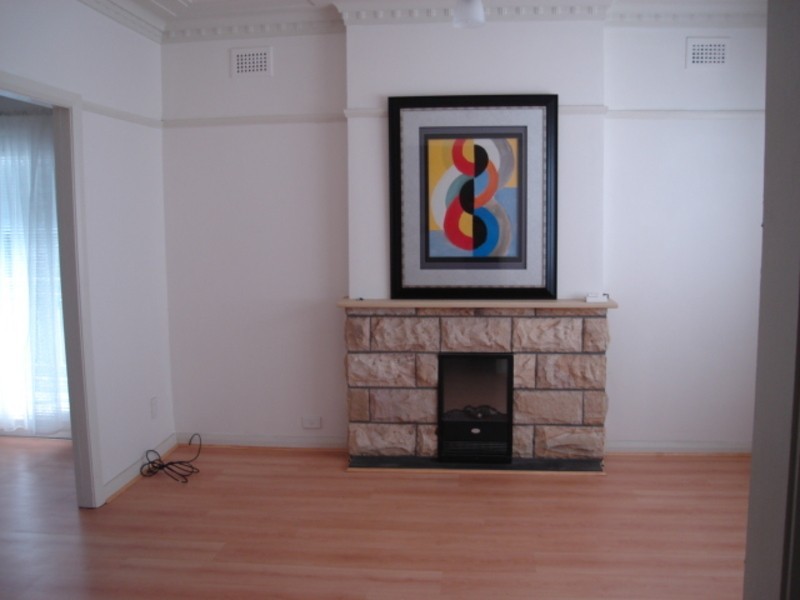 11 Lyndon Street, Corrimal NSW 2518