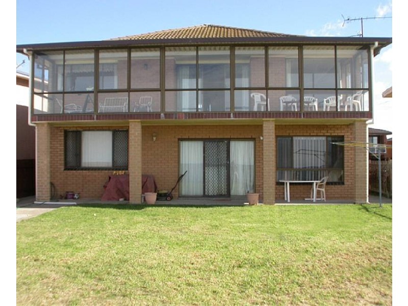 19 Little Lake Crescent, Warilla NSW 2528