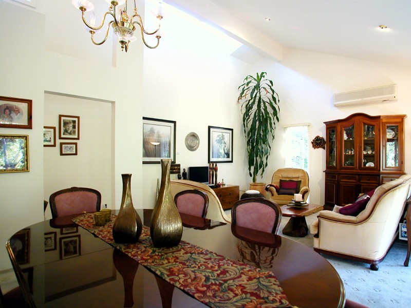 4 Koombala Grove, Cordeaux Heights NSW 2526