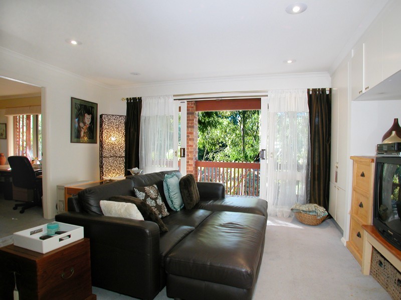 4 Koombala Grove, Cordeaux Heights NSW 2526