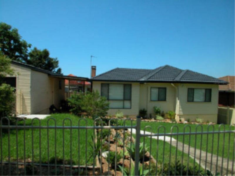 39 Beverley Avenue, Unanderra NSW 2526