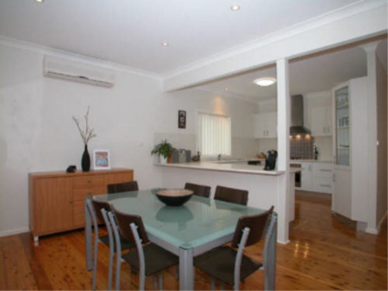 39 Beverley Avenue, Unanderra NSW 2526