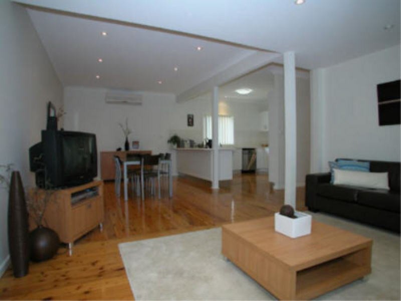 39 Beverley Avenue, Unanderra NSW 2526