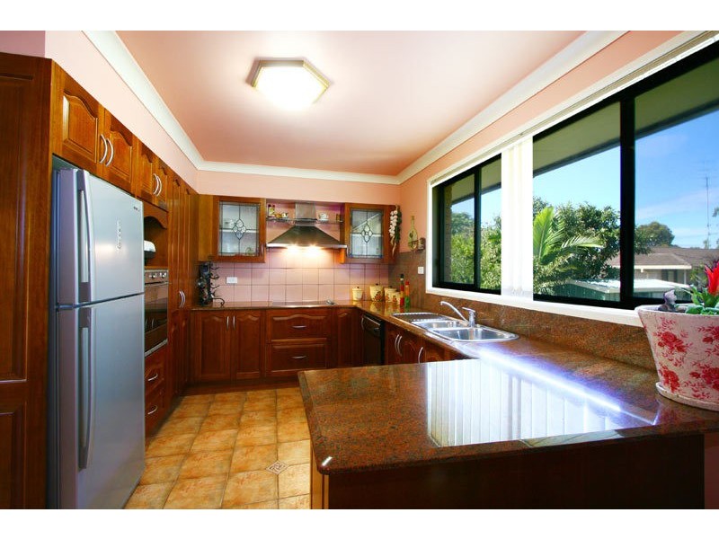 25 Poplar Street, Unanderra NSW 2526