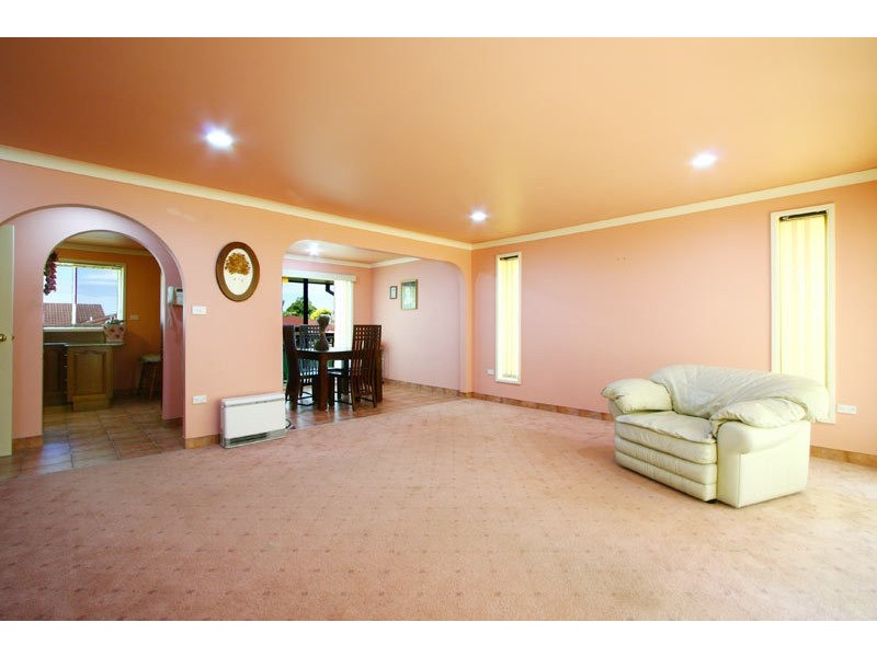 25 Poplar Street, Unanderra NSW 2526