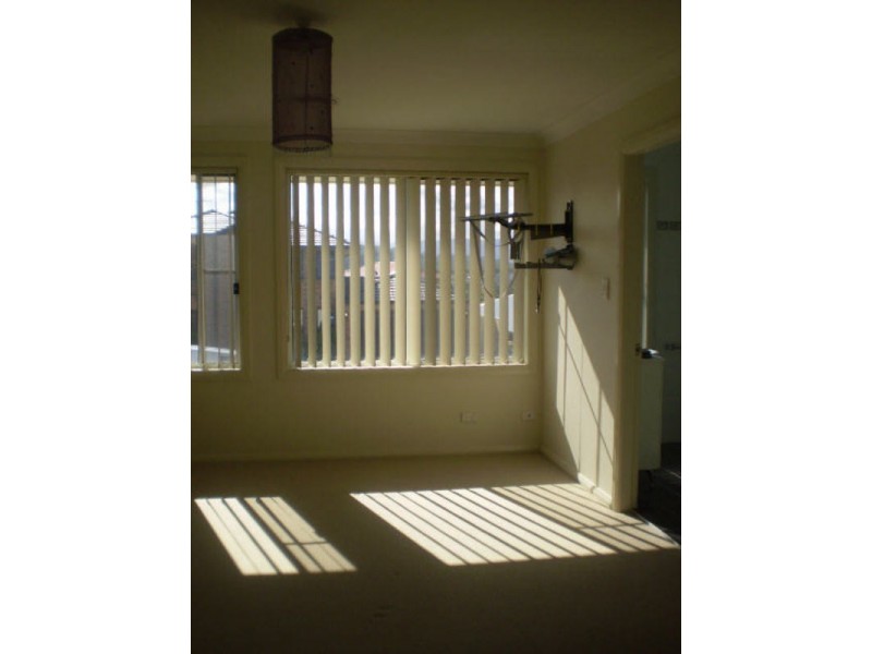 2/3 Chaffey Place, Albion Park NSW 2527