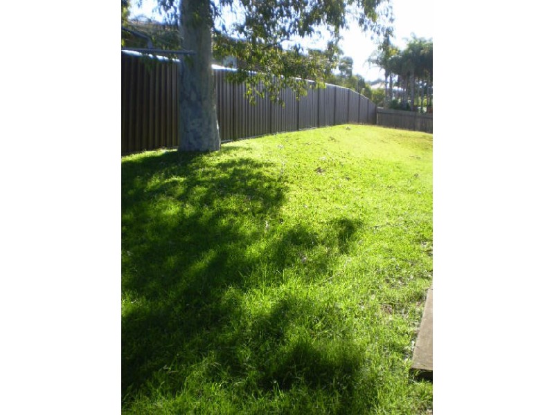 13 Woodlands Drive, Barrack Heights NSW 2528